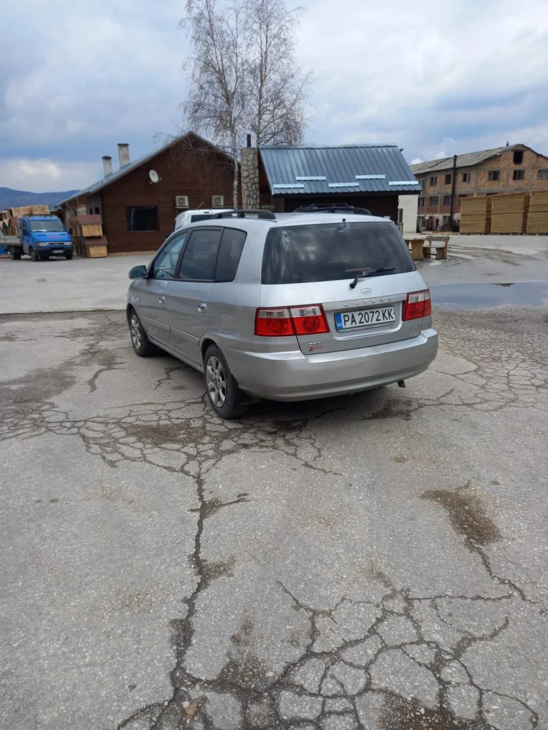 Kia Carens, снимка 4 - Автомобили и джипове - 49375570