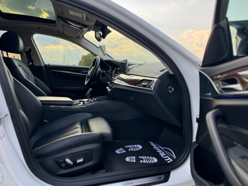 BMW 530 d= xDrive= M-performance= Facelift= Keyless Go= Ка, снимка 11 - Автомобили и джипове - 51700759