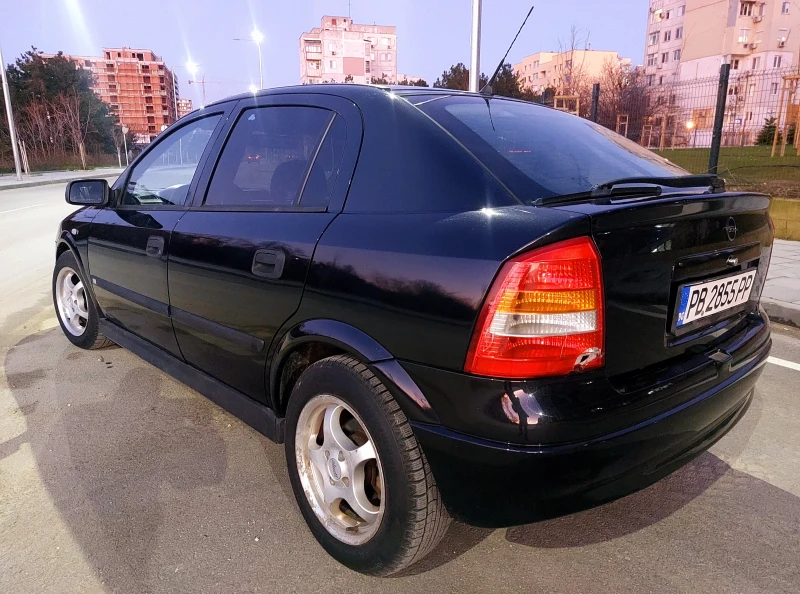 Opel Astra 1.6, снимка 2 - Автомобили и джипове - 52756235