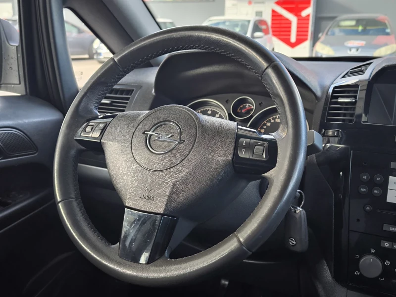 Opel Zafira 1.6 EcoM turbo, снимка 13 - Автомобили и джипове - 52943511