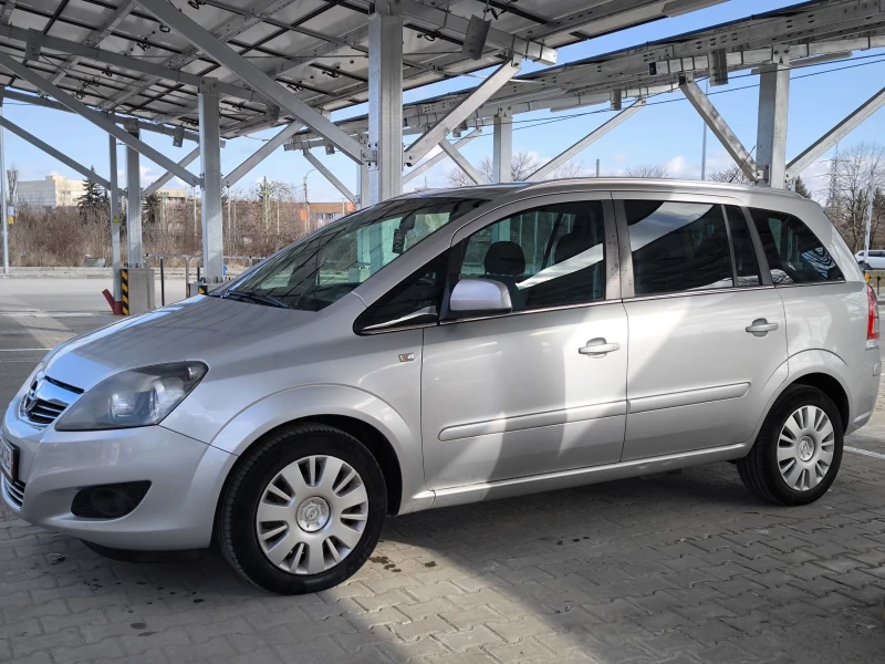 Opel Zafira 1.6 EcoM turbo, снимка 8 - Автомобили и джипове - 52943511