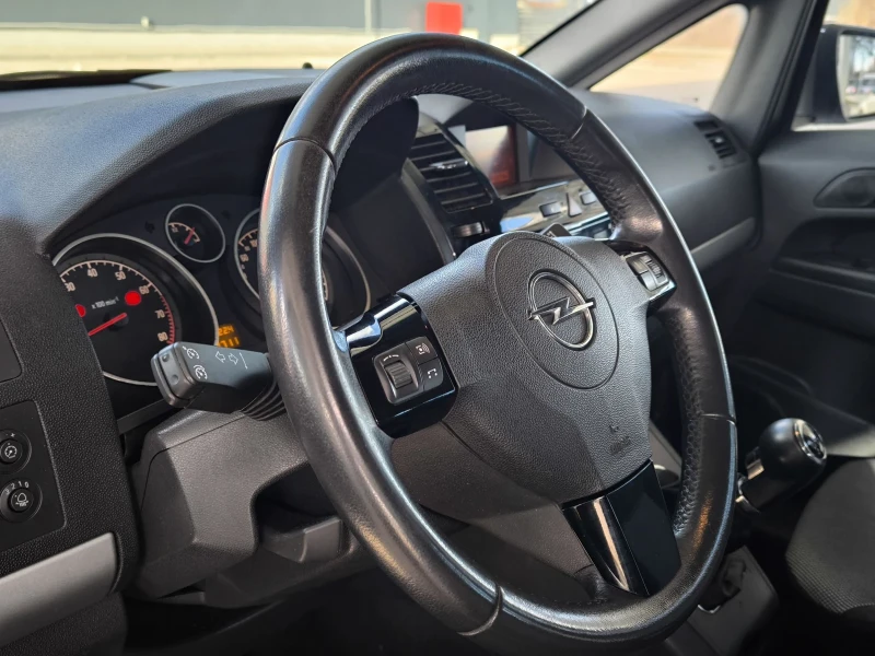 Opel Zafira 1.6 EcoM turbo, снимка 14 - Автомобили и джипове - 52943511