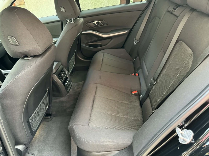 BMW 320, снимка 12 - Автомобили и джипове - 53008395