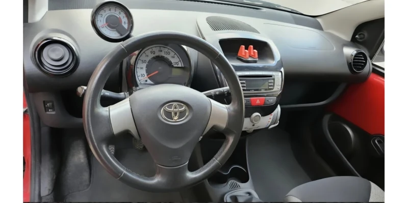 Toyota Aygo, снимка 4 - Автомобили и джипове - 53447656