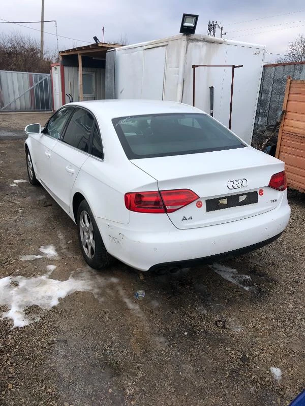 Audi A4 2.0 TDI AUTOMATIC , снимка 4 - Автомобили и джипове - 47587437