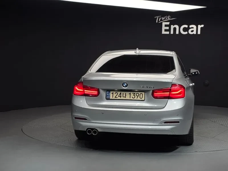 BMW 320, снимка 4 - Автомобили и джипове - 54593085