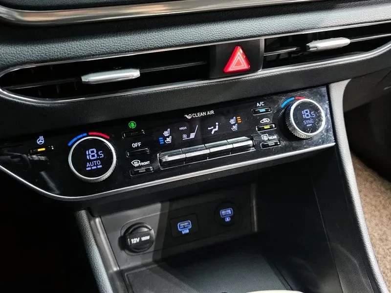 Hyundai Sonata 2.0 Premium Family, снимка 17 - Автомобили и джипове - 55784700