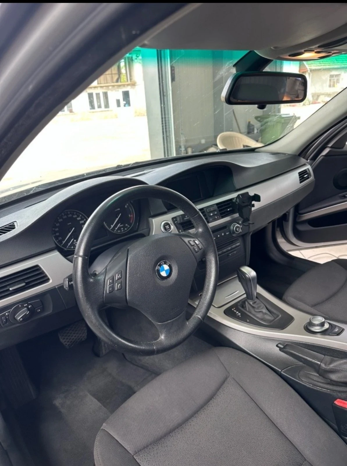 BMW 320 2.0 177кс - изображение 4