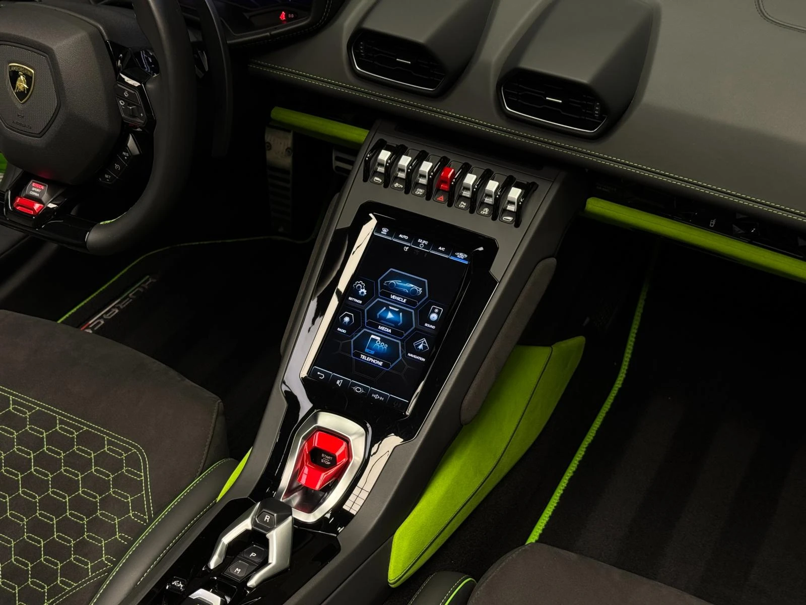 Lamborghini Huracan EVO Spyder - изображение 8