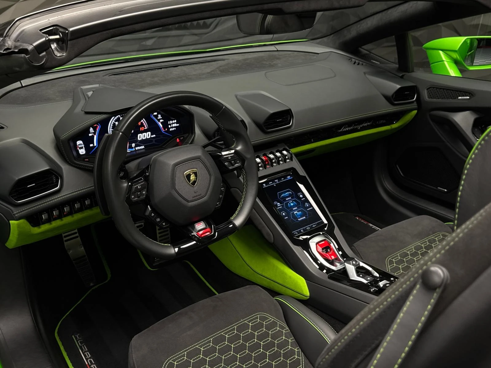 Lamborghini Huracan EVO Spyder - изображение 5