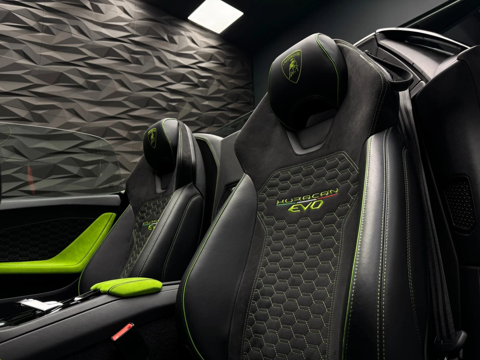 Lamborghini Huracan EVO Spyder - изображение 6