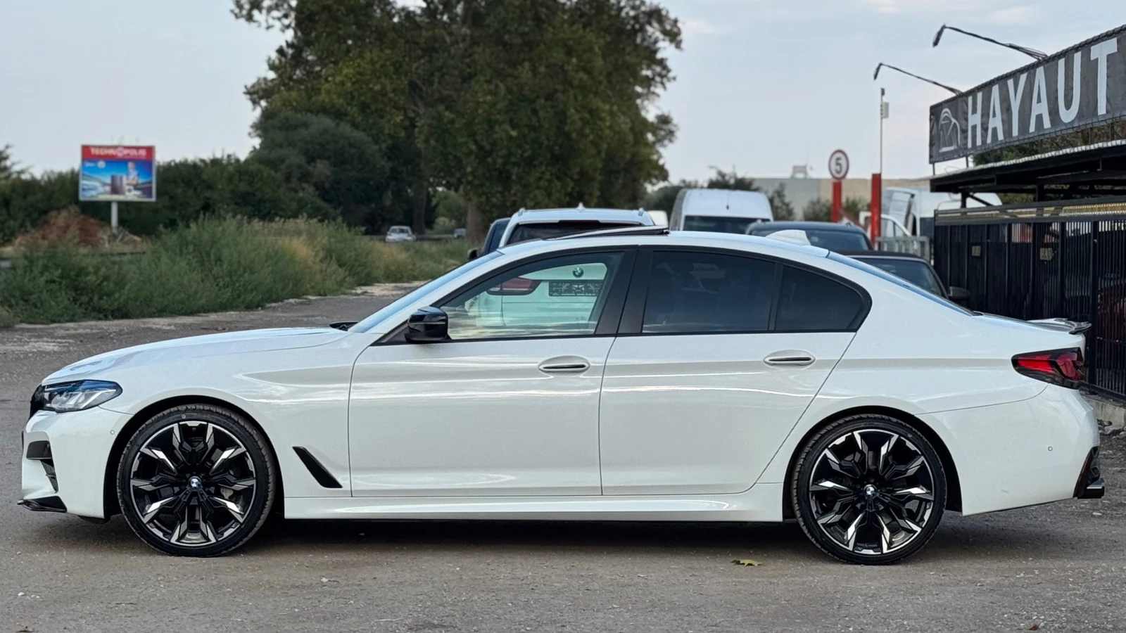 BMW 530 d= xDrive= M-performance= Facelift= Keyless Go= Ка - изображение 8