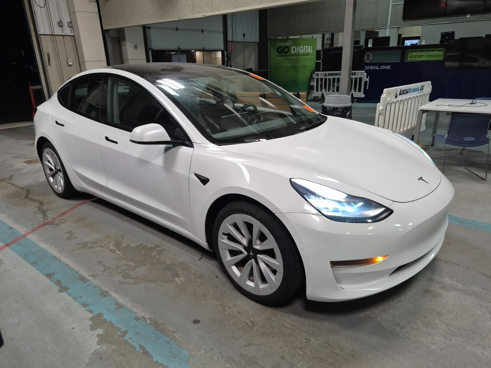 Tesla Model 3 CARFAX* БЕЗ ПЪРВОНАЧАЛНА - изображение 2