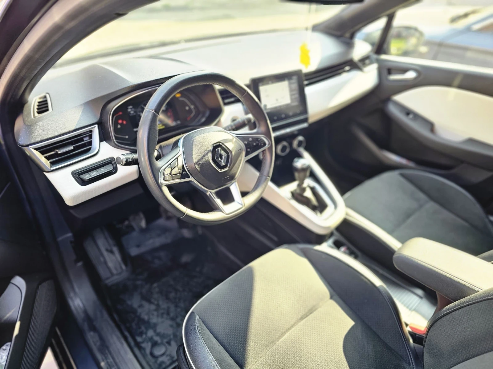 Renault Clio, снимка 12 - Автомобили и джипове - 53743479