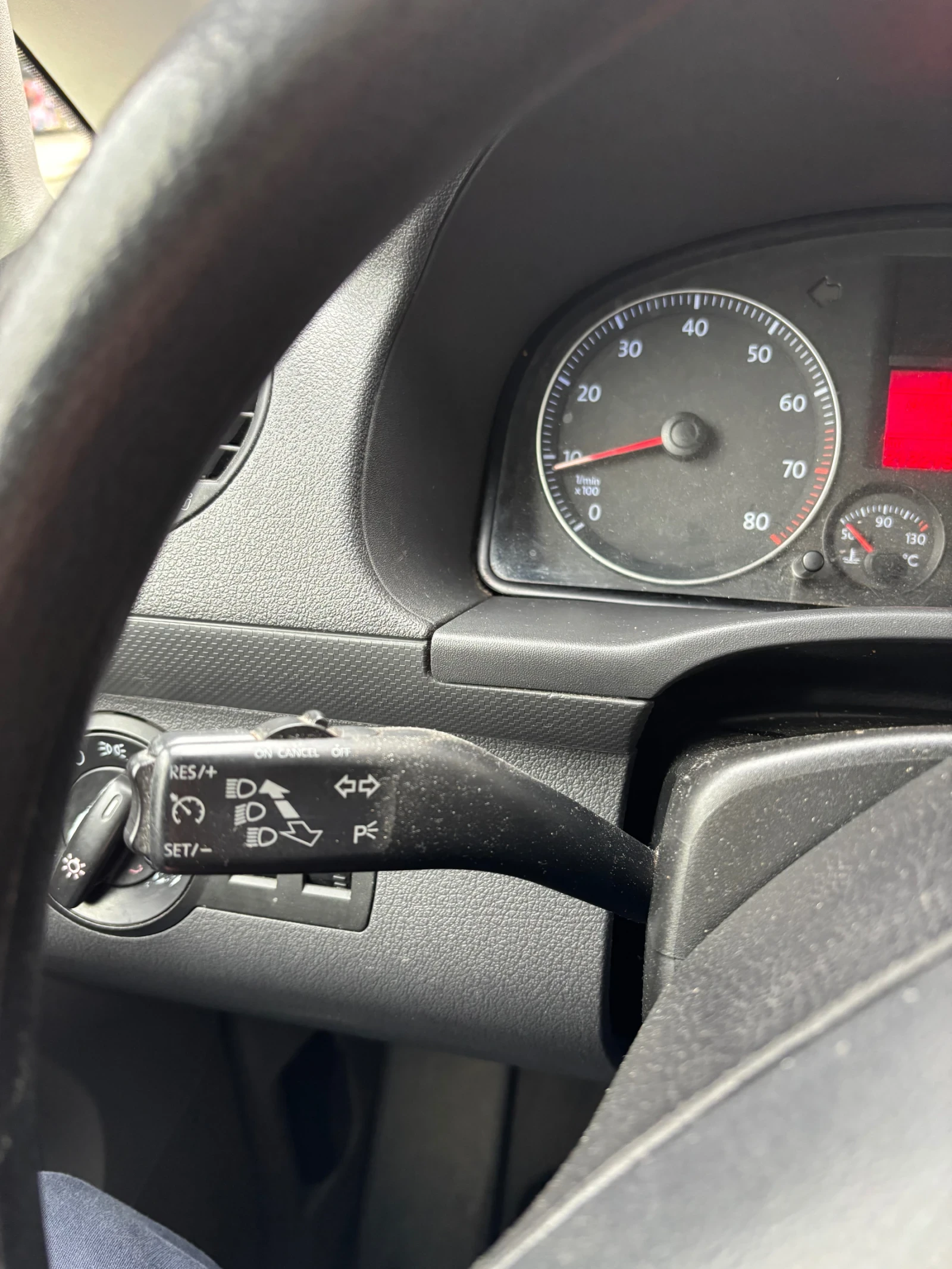 VW Caddy 1.6i LIFE, снимка 11 - Автомобили и джипове - 53907186