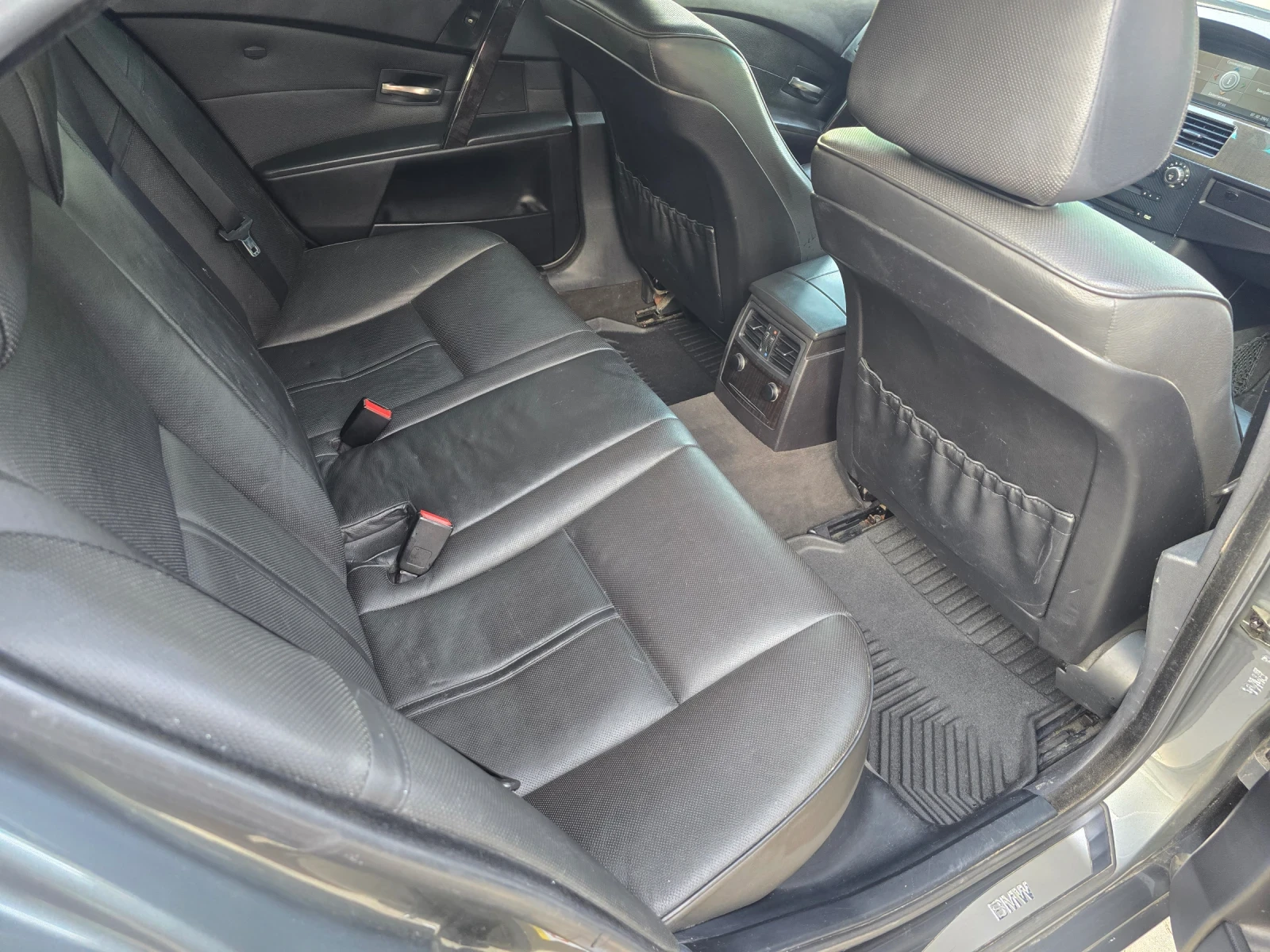 BMW 530 Обдухване, Дистроник, Кожа, Автомат, снимка 9 - Автомобили и джипове - 54212113