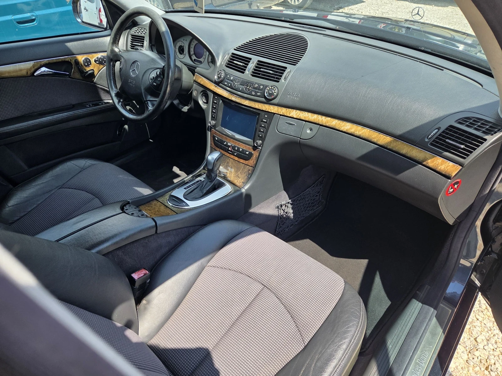Mercedes-Benz E 320 CDI., снимка 9 - Автомобили и джипове - 54378892