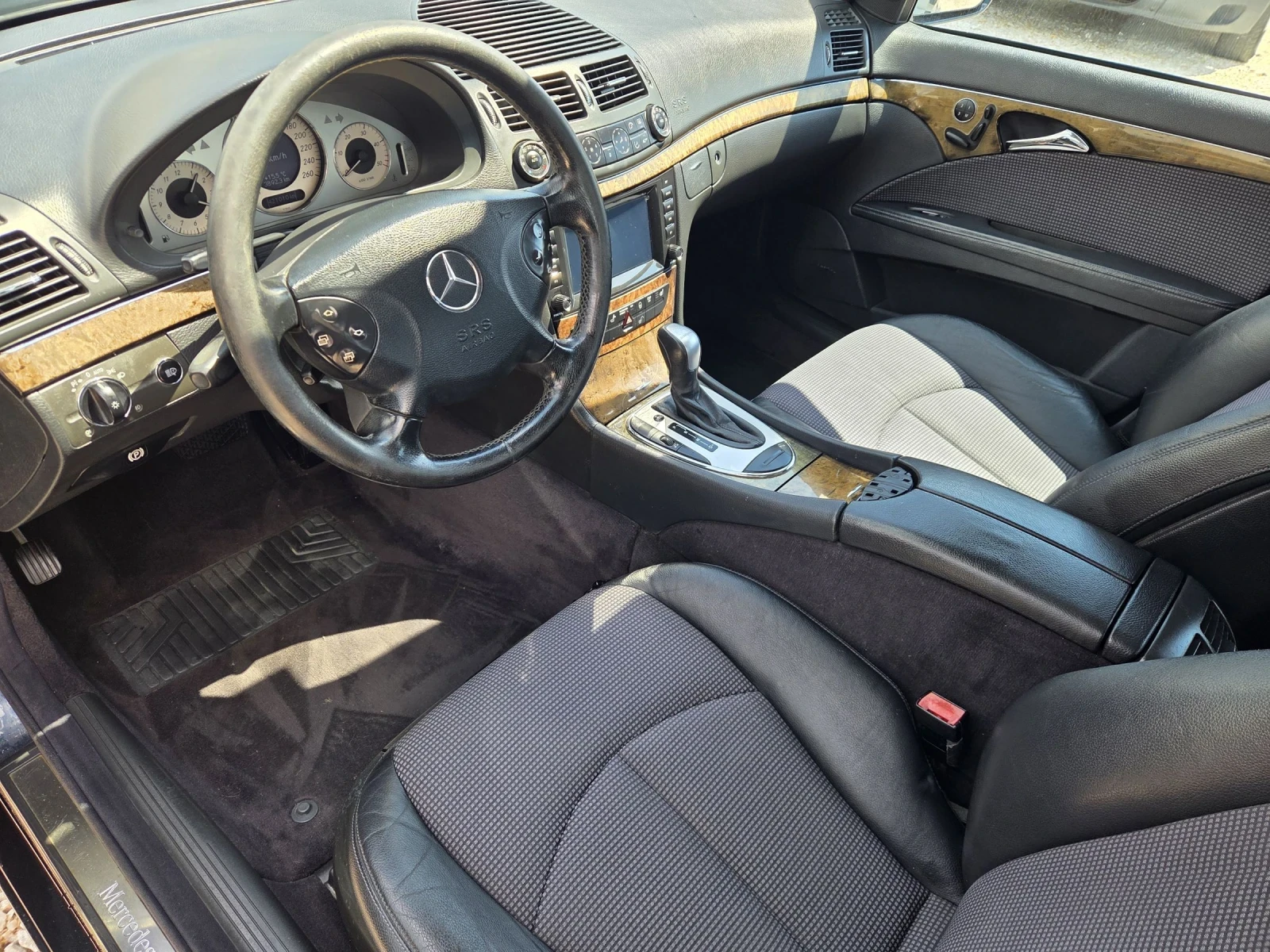 Mercedes-Benz E 320 CDI., снимка 7 - Автомобили и джипове - 54378892
