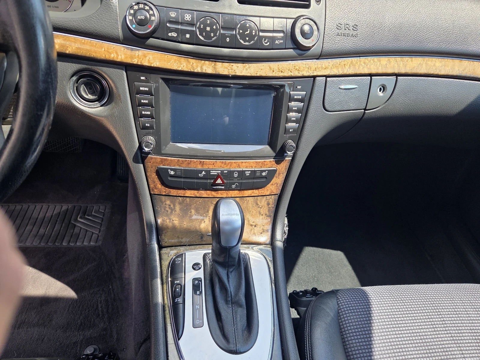 Mercedes-Benz E 320 CDI., снимка 11 - Автомобили и джипове - 54378892