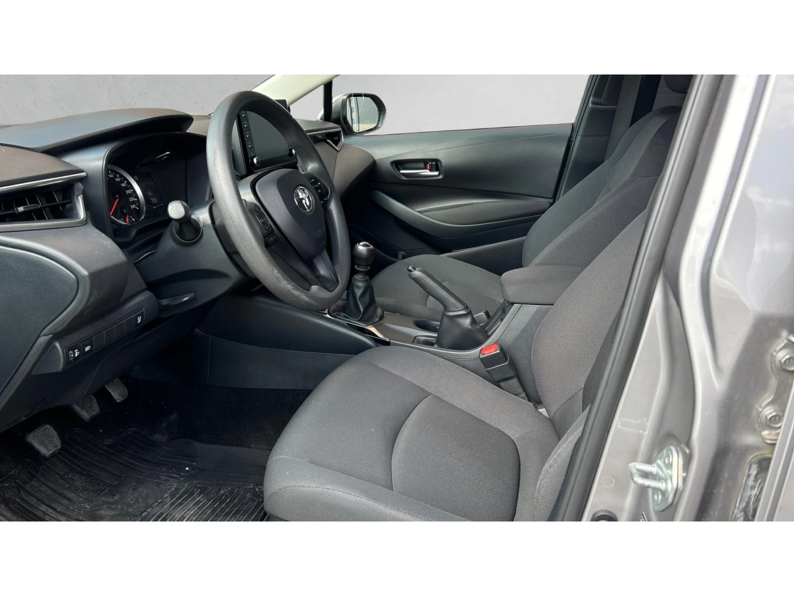 Toyota Corolla 1.5i M/T, Месечна вноска от 227  , снимка 13 - Автомобили и джипове - 54387510