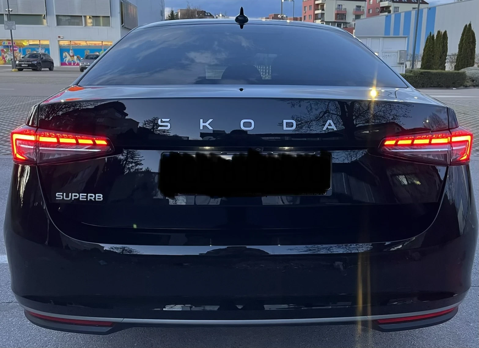 Skoda Superb 2.0 TDi 9 000 km, снимка 16 - Автомобили и джипове - 54586662