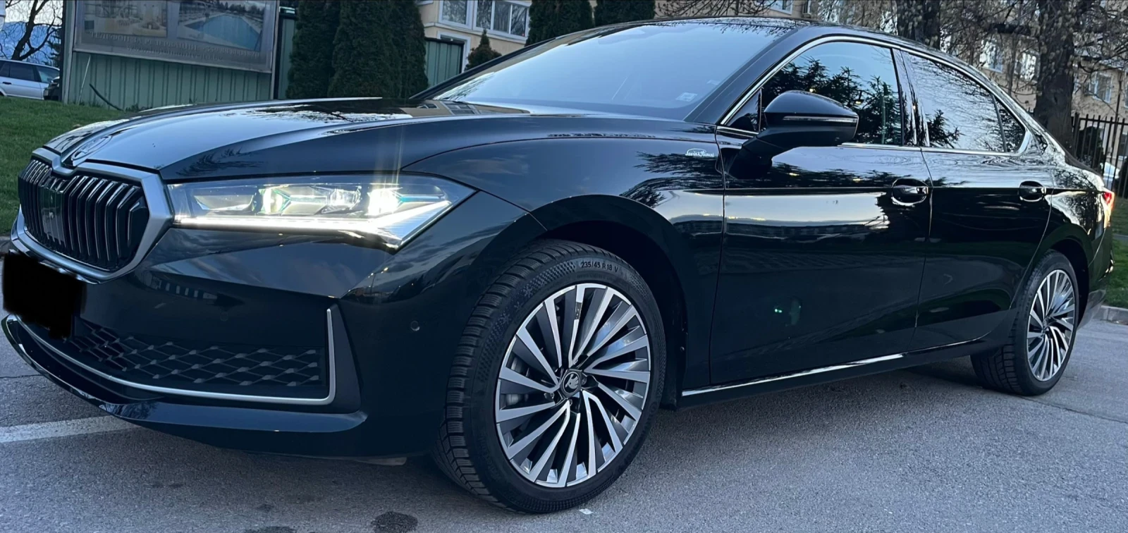 Skoda Superb 2.0 TDi 9 000 km, снимка 5 - Автомобили и джипове - 54586662