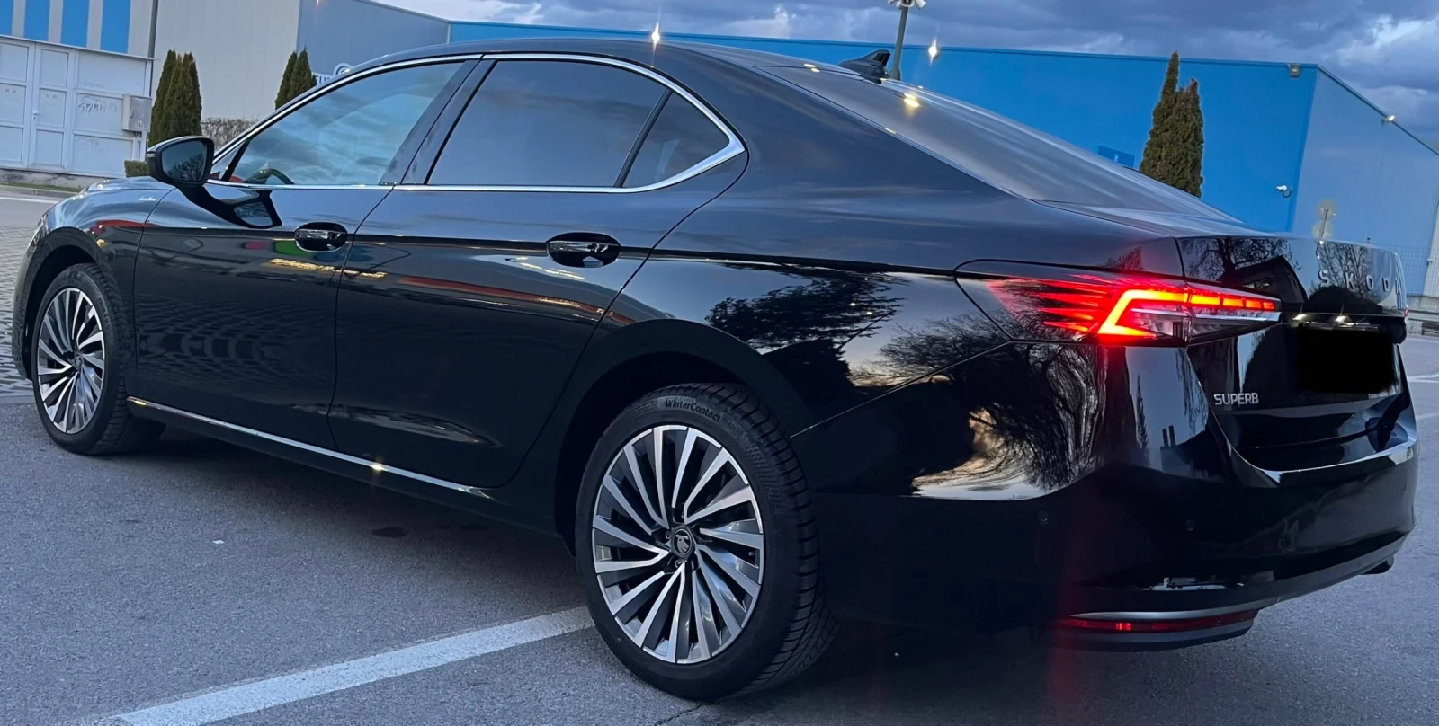 Skoda Superb 2.0 TDi 9 000 km, снимка 4 - Автомобили и джипове - 54586662