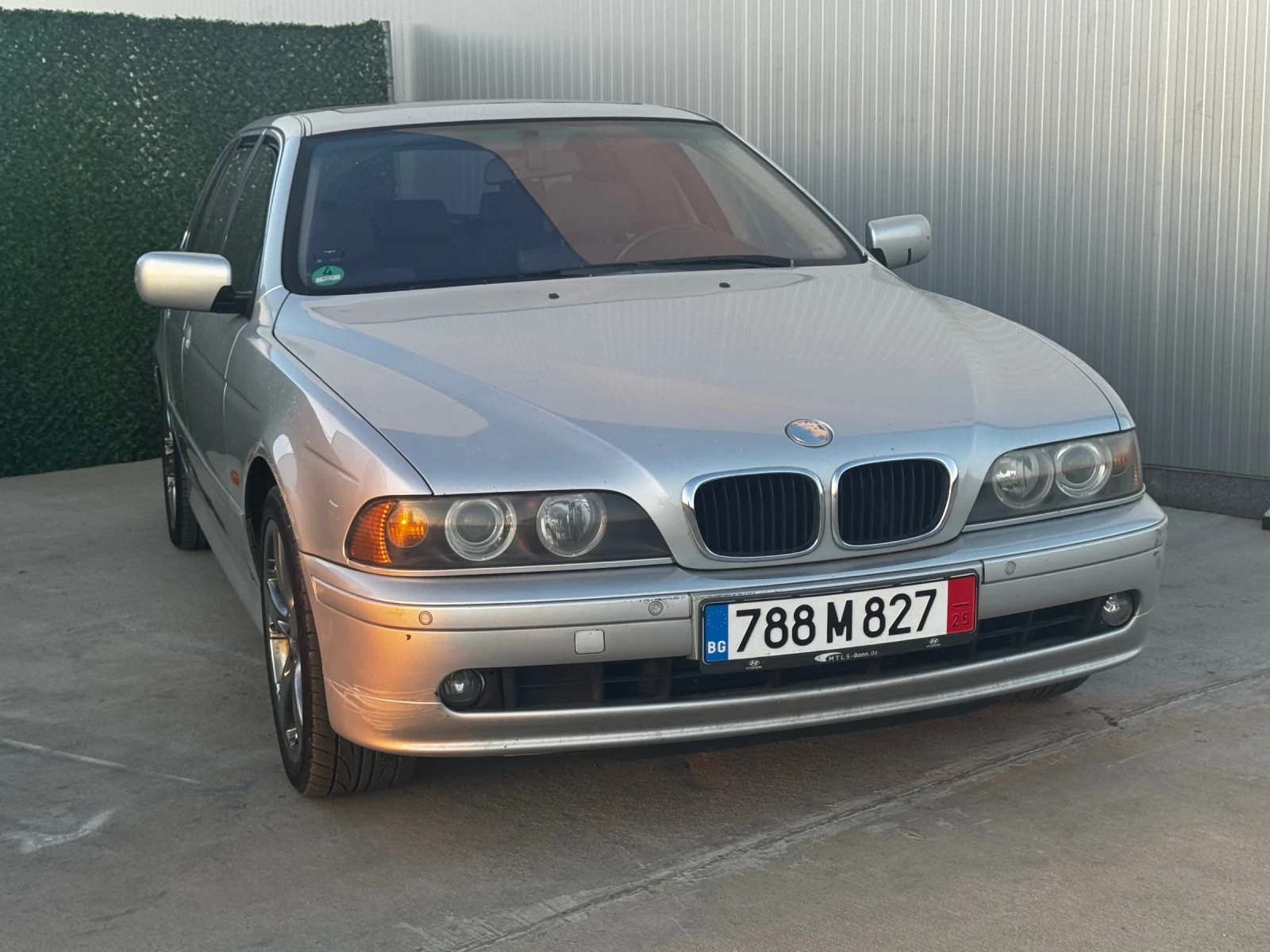 BMW 525 БЕНЗИН /ГАЗ, МАСАЖ, ПОДГЕВ, ПАРКТРОНИЦИ