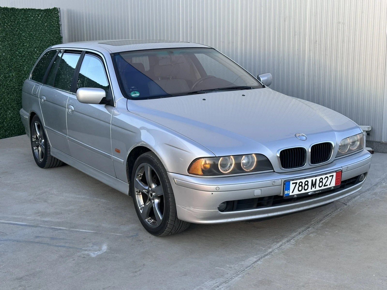 BMW 525 БЕНЗИН /ГАЗ, МАСАЖ, ПОДГЕВ, ПАРКТРОНИЦИ, снимка 5 - Автомобили и джипове - 54651840
