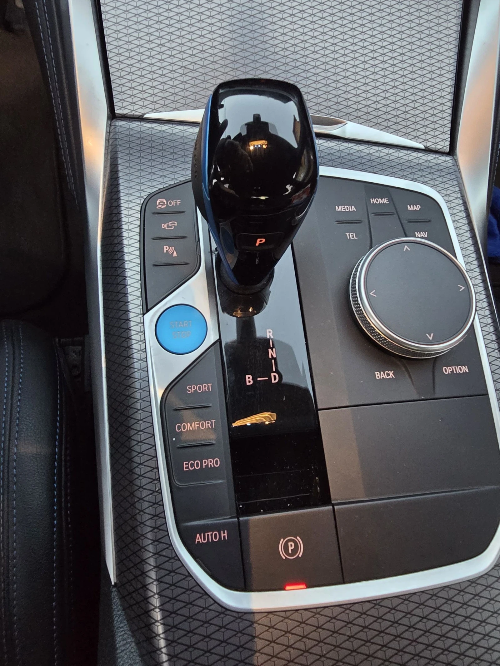 BMW i4 eDrive40 H/K * 360 * Head-Up, снимка 13 - Автомобили и джипове - 54841460