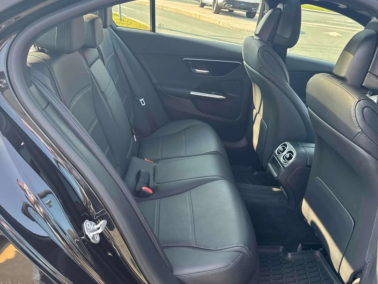 Mercedes-Benz C 300 * CARFAX * БЕЗ ПЪРВОНАЧАЛНА ВНОСКА, снимка 11 - Автомобили и джипове - 55226211