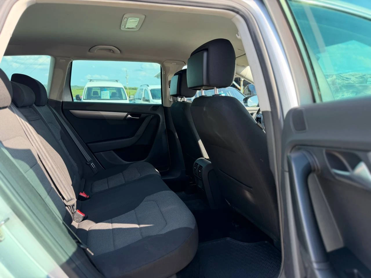 VW Passat 2.0TDI 4MOTION NAVI, снимка 12 - Автомобили и джипове - 55354834