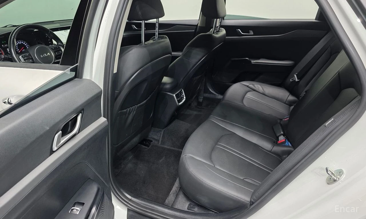 Kia K5 PRESTIGE* ОБДУХВАНЕ* ДИСТРОНИК* LANE* ASSIST* , снимка 16 - Автомобили и джипове - 55532486