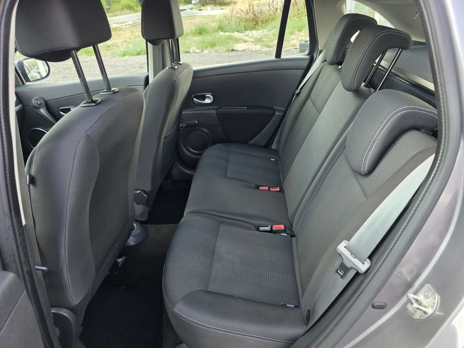 Renault Clio Navi TomTom 1.5dci 88k.s., снимка 9 - Автомобили и джипове - 55803150