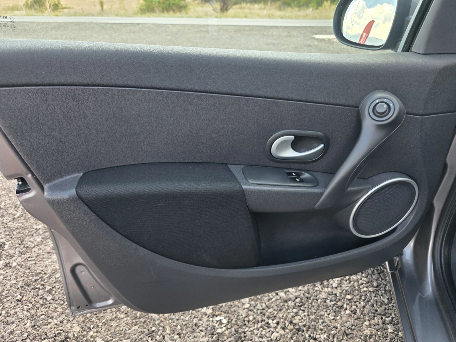 Renault Clio Navi TomTom 1.5dci 88k.s., снимка 11 - Автомобили и джипове - 55803150