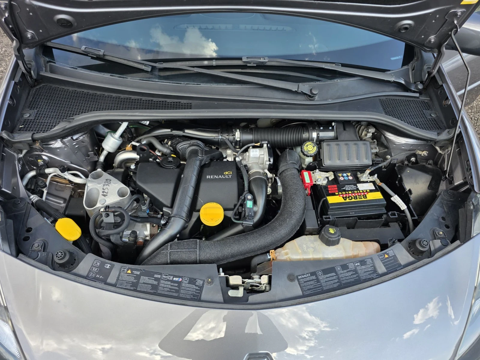 Renault Clio Navi TomTom 1.5dci 88k.s., снимка 13 - Автомобили и джипове - 55803150