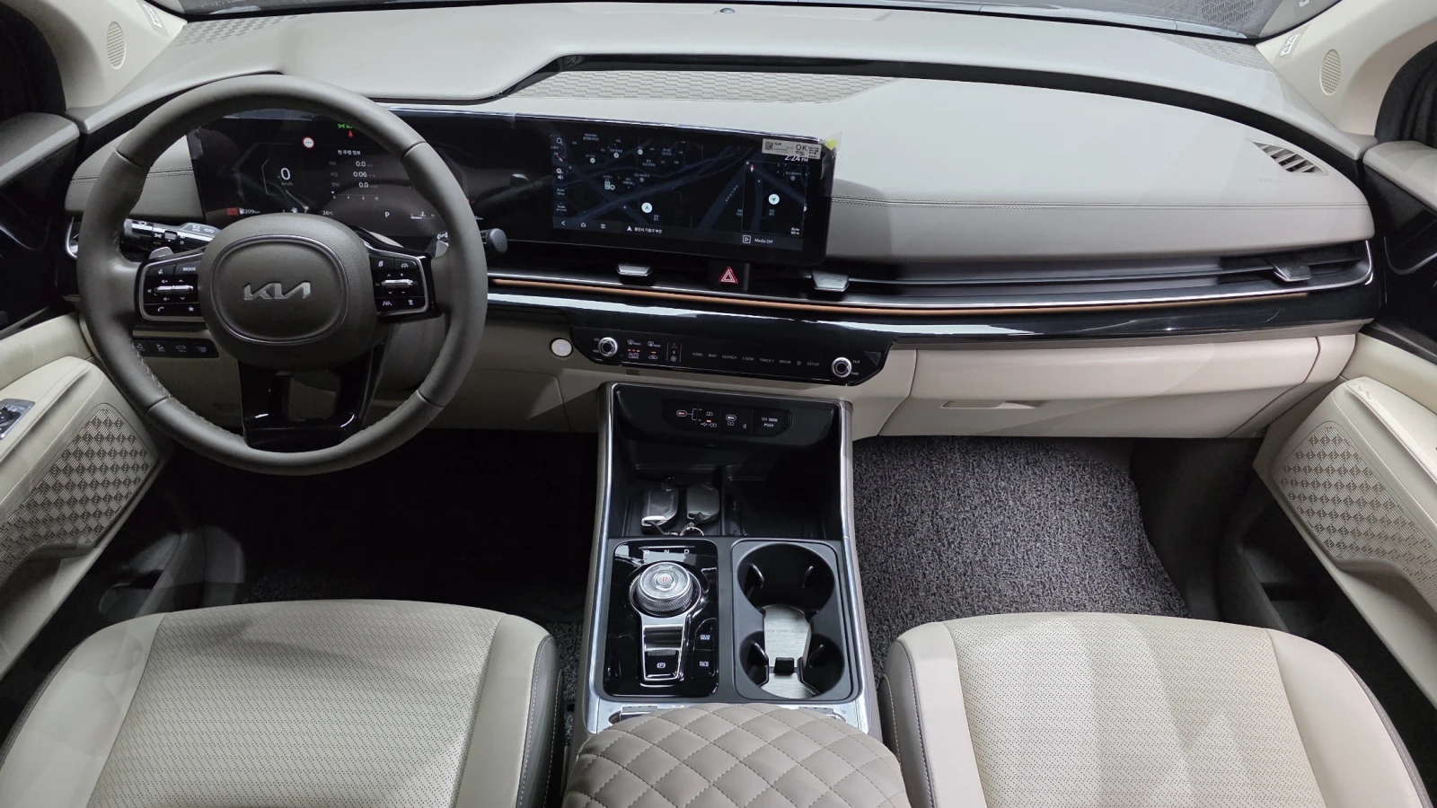 Kia Carnival 3.5* BLIND SPOT* МАСАЖ* ОБДУХВАНЕ* 360* КРАЙНА ЦЕН, снимка 7 - Автомобили и джипове - 55872553