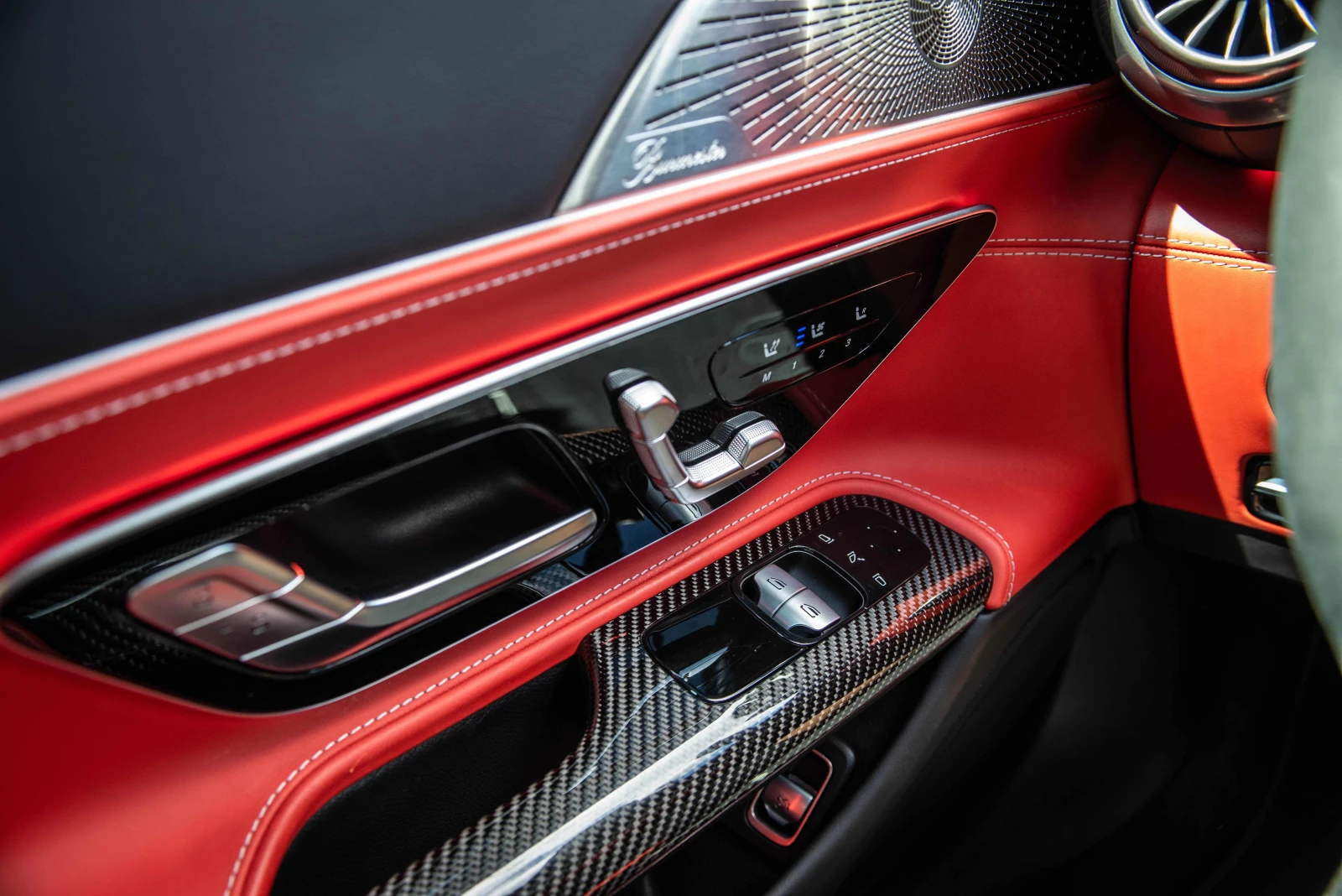 Mercedes-Benz AMG GT * 63 * CARFAX * KEYLESS * RED LEATHER* ДВА КЛЮЧА, снимка 16 - Автомобили и джипове - 56107356