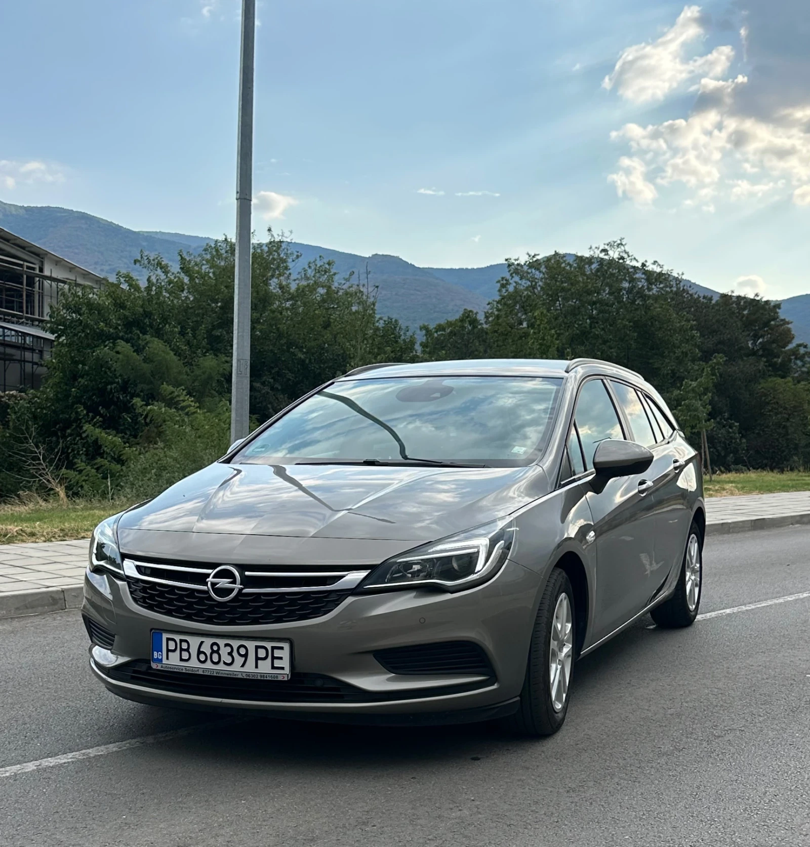 Opel Astra, снимка 3 - Автомобили и джипове - 56191577