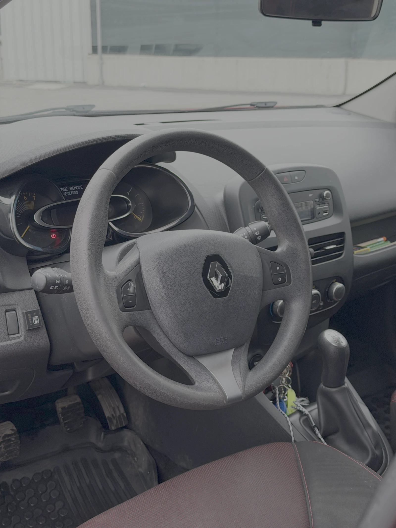 Renault Clio, снимка 4 - Автомобили и джипове - 56226135