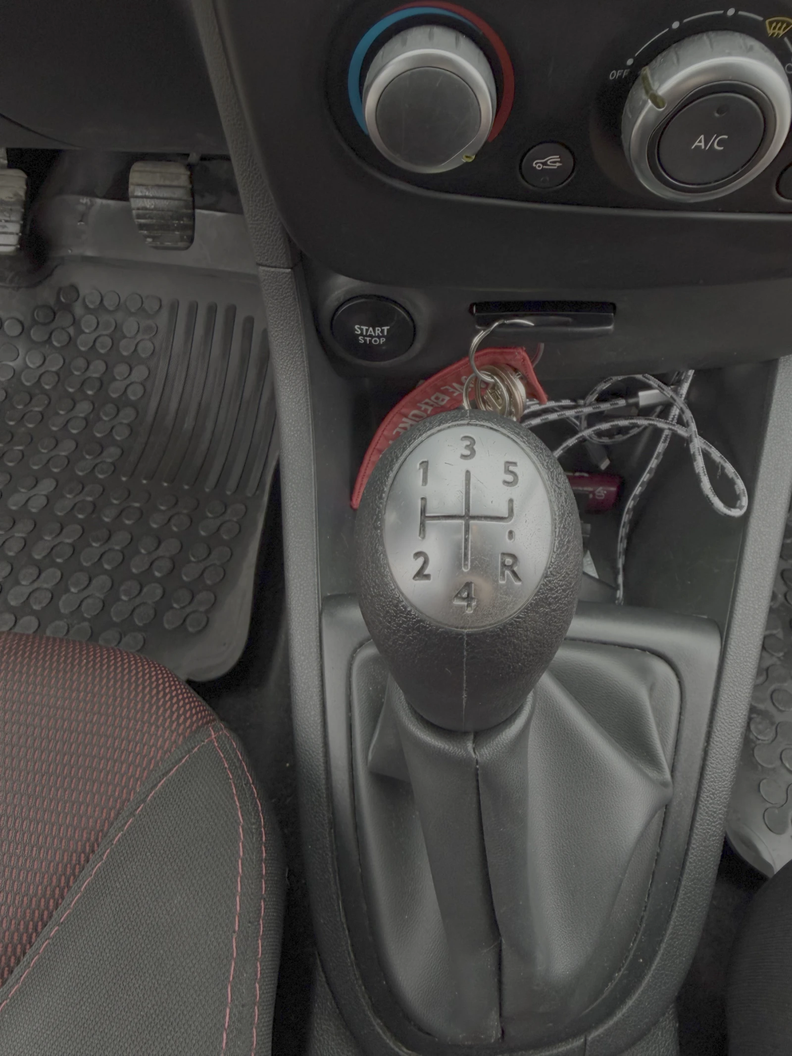 Renault Clio, снимка 5 - Автомобили и джипове - 56226135