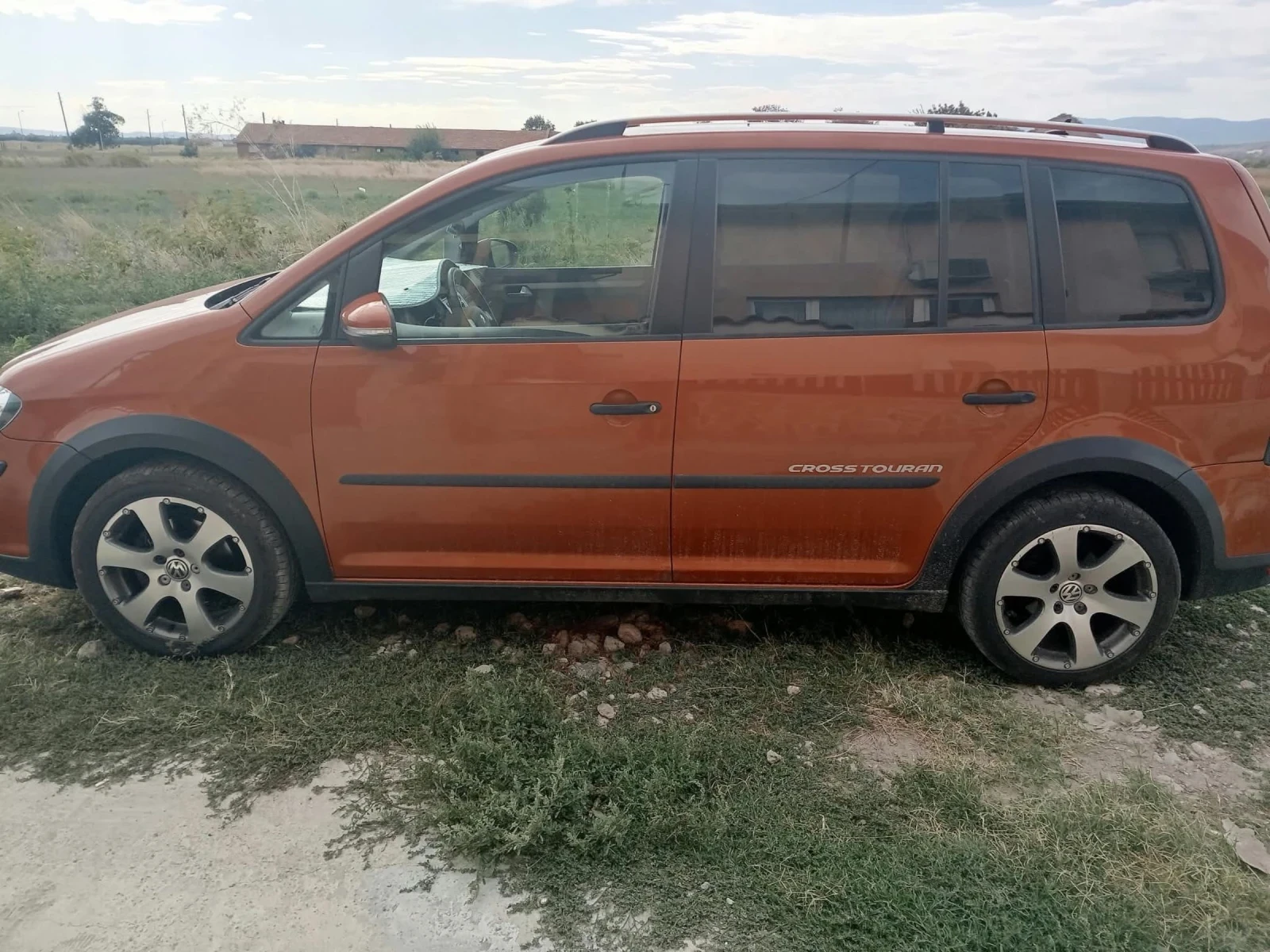 VW Touran 1.4 TSI, снимка 3 - Автомобили и джипове - 56260634