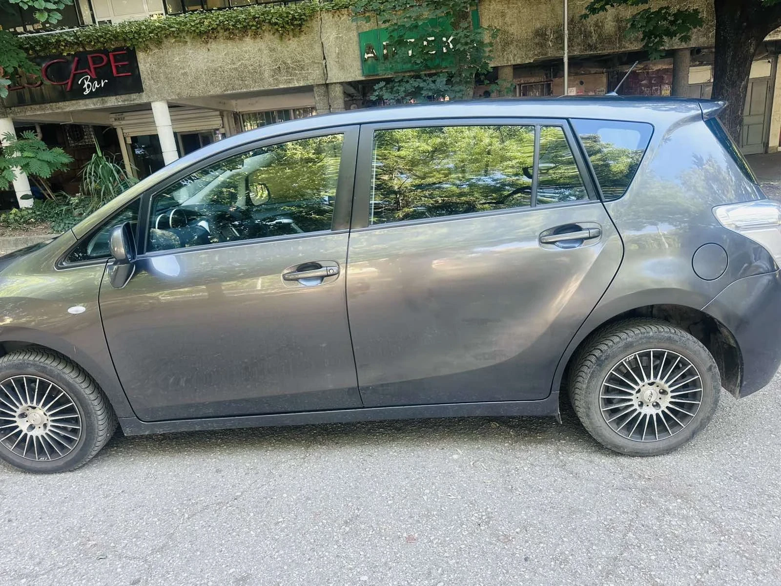 Toyota Verso, снимка 11 - Автомобили и джипове - 56602162