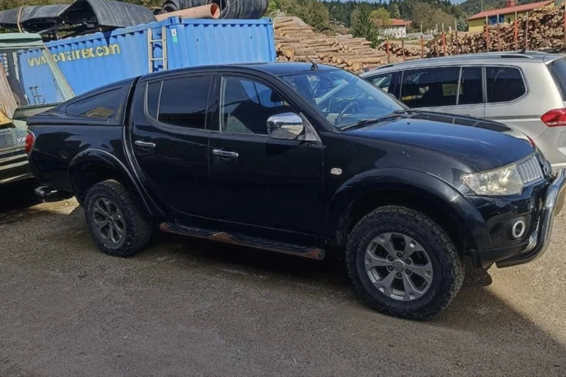 Mitsubishi L200 2.5D, снимка 2 - Автомобили и джипове - 47520268