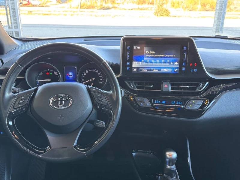 Toyota C-HR 1.8i Hybrid * 115хил.км* KEYLESS* DISTRONIC* , снимка 11 - Автомобили и джипове - 48101643