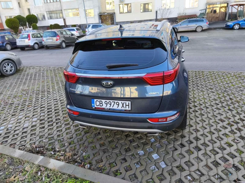 Kia Sportage 2.0 CRDI 4x4, снимка 5 - Автомобили и джипове - 51666980