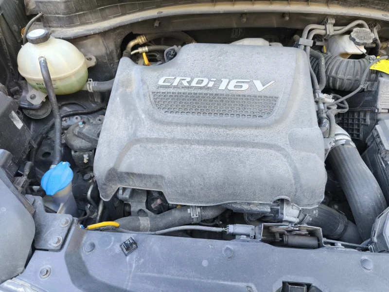 Kia Sportage 2.0 CRDI 4x4, снимка 14 - Автомобили и джипове - 51666980