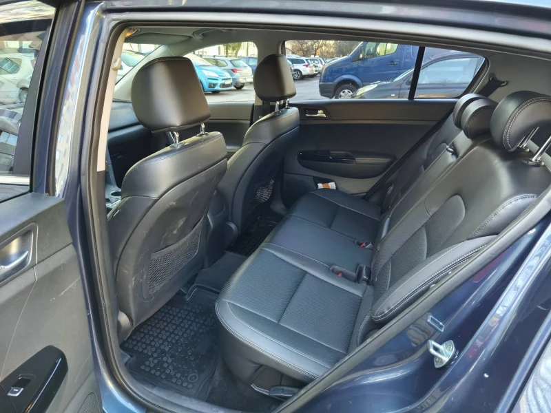 Kia Sportage 2.0 CRDI 4x4, снимка 6 - Автомобили и джипове - 51666980