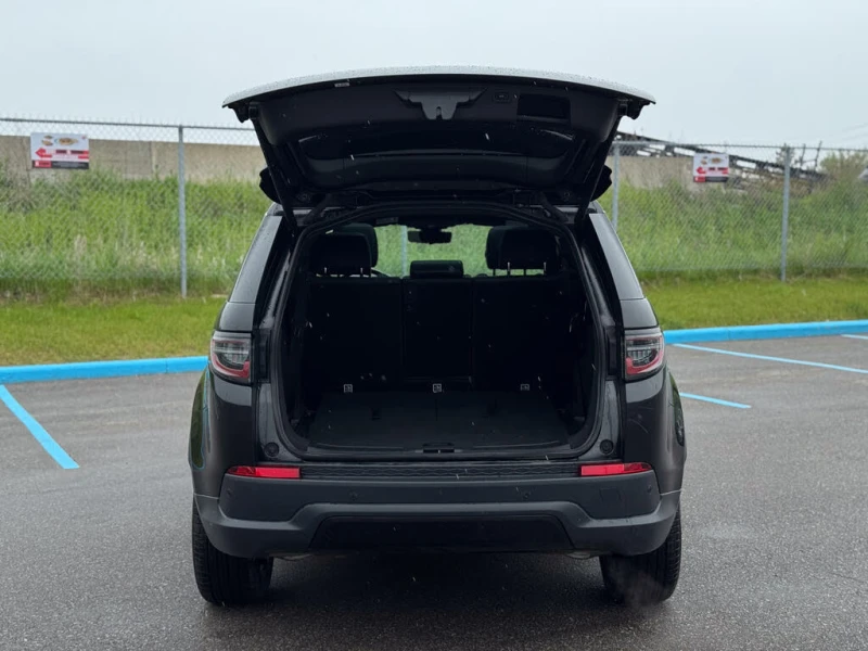 Land Rover Discovery Sport * АВТО КРЕДИТ* ЦЕНА ДО БГ * СЕРВИЗНА ИСТОРИЯ * , снимка 17 - Автомобили и джипове - 52578118