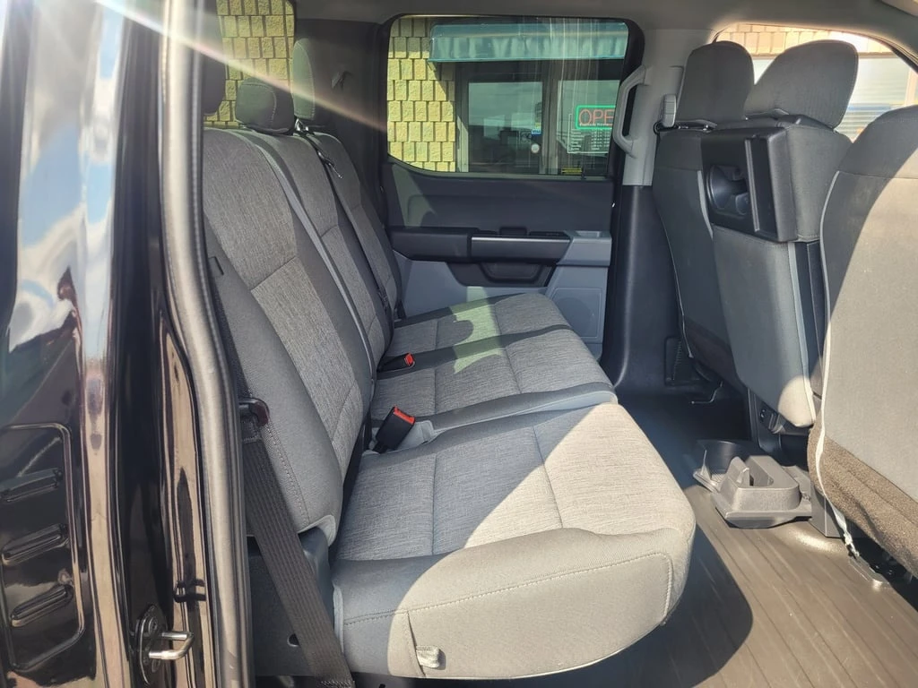 Ford F150 * XL 4WD SuperCrew 5.5' Box * CARFAX * БЕЗ ПЪР - изображение 10